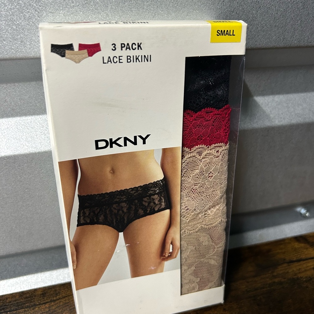 BRAND NEW DKNY Women's Lace Collection Bikini 3-Pack Size SMALL black Red Beige - Picture 2 of 4